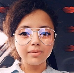 Meet your Posher, Reyna